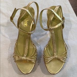 🆕 , Never Worn!!! Richard Tyler platform heels